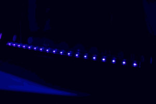 B-Stock: Chauvet DJ SlimSTRIP UV-18I RC Ultra Violet Linear Strip Blacklight Fashion